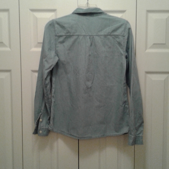 The Limited Denim Chance Pop Over Top - Picture 2 of 4